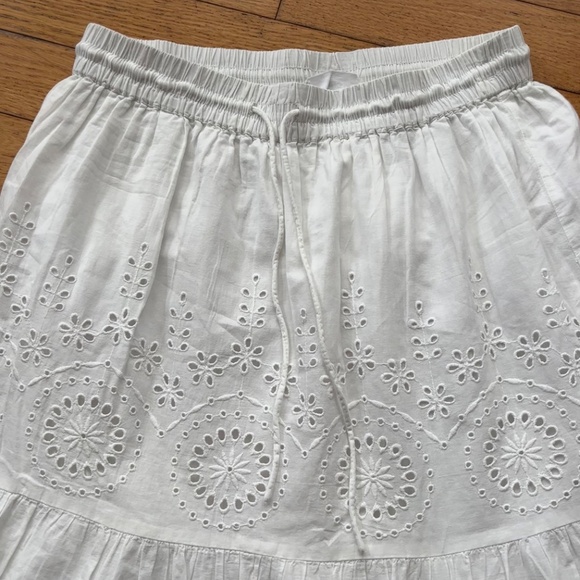 Flowy Maxi Skirt with Pattern - Picture 3 of 6